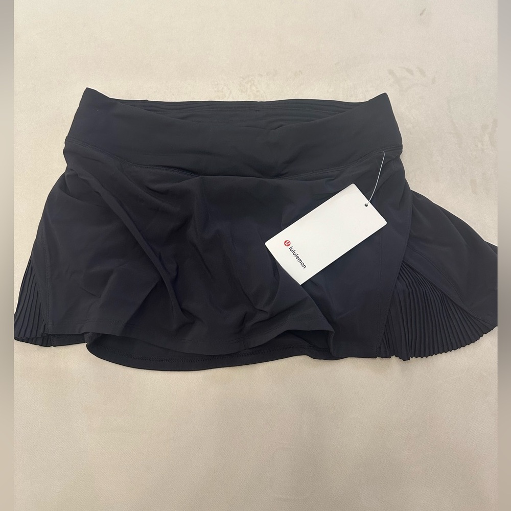 Lululemon Play Off the Pleats Mid-Rise Skirt size 8 Discontinued